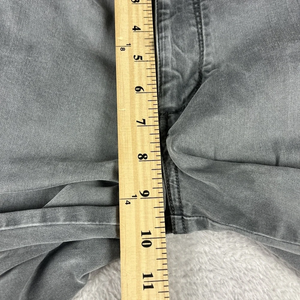 Tommy Bahama Chino Shorts Mens 32 Gray Excellent Cotton Tencel Blend Flat Front